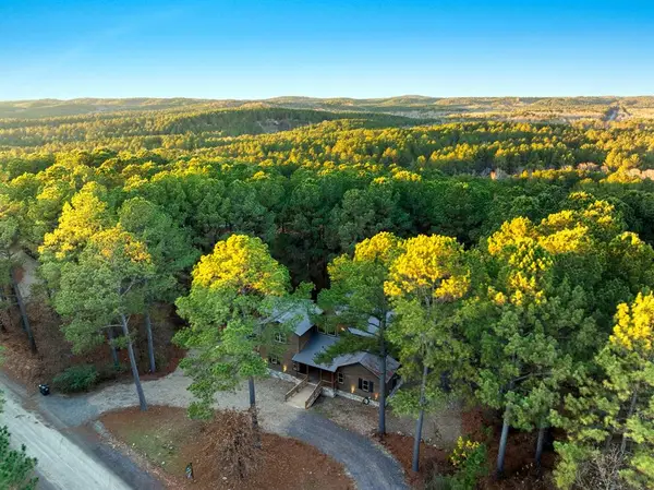 67 Mountain Pine Trail, Broken Bow, OK 74728