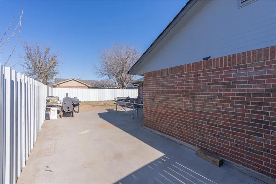 961 N Windermere Drive, Moore, OK 73160 - Image #3