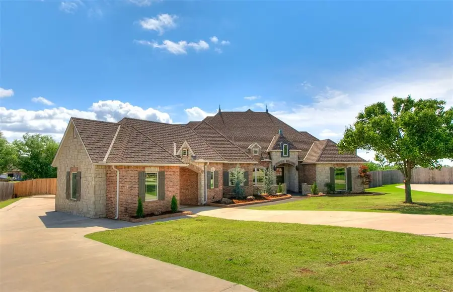4208 Olde Copper Creek, Moore, OK 73160 - Image #2