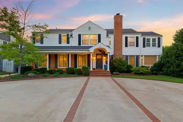 1707 Pennington Way, Nichols Hills, OK 73116