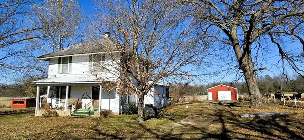 800 S Hinckley, Holdenville, OK 74848