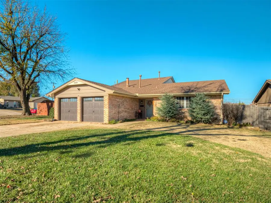 207 Klondike Drive, Yukon, OK 73099 - Image #2