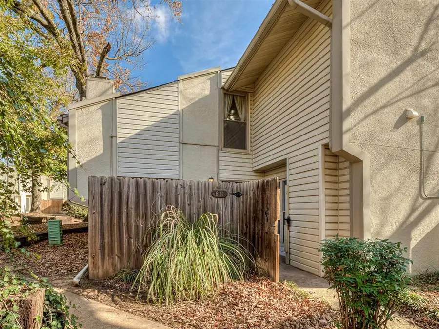 811 Red Bird Lane, Norman, OK 73072 - Image #2