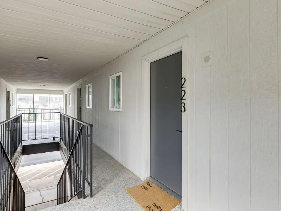 1110 Sherwood Lane #223, Nichols Hills, OK 73116 - Image #2