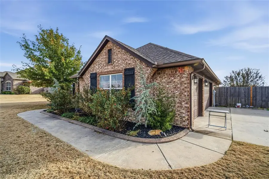 424 Prairie Run, Edmond, OK 73034 - Image #2