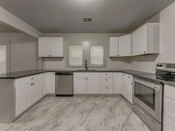 2208 NE 22nd Street, Oklahoma City, OK 73111 - Image #3