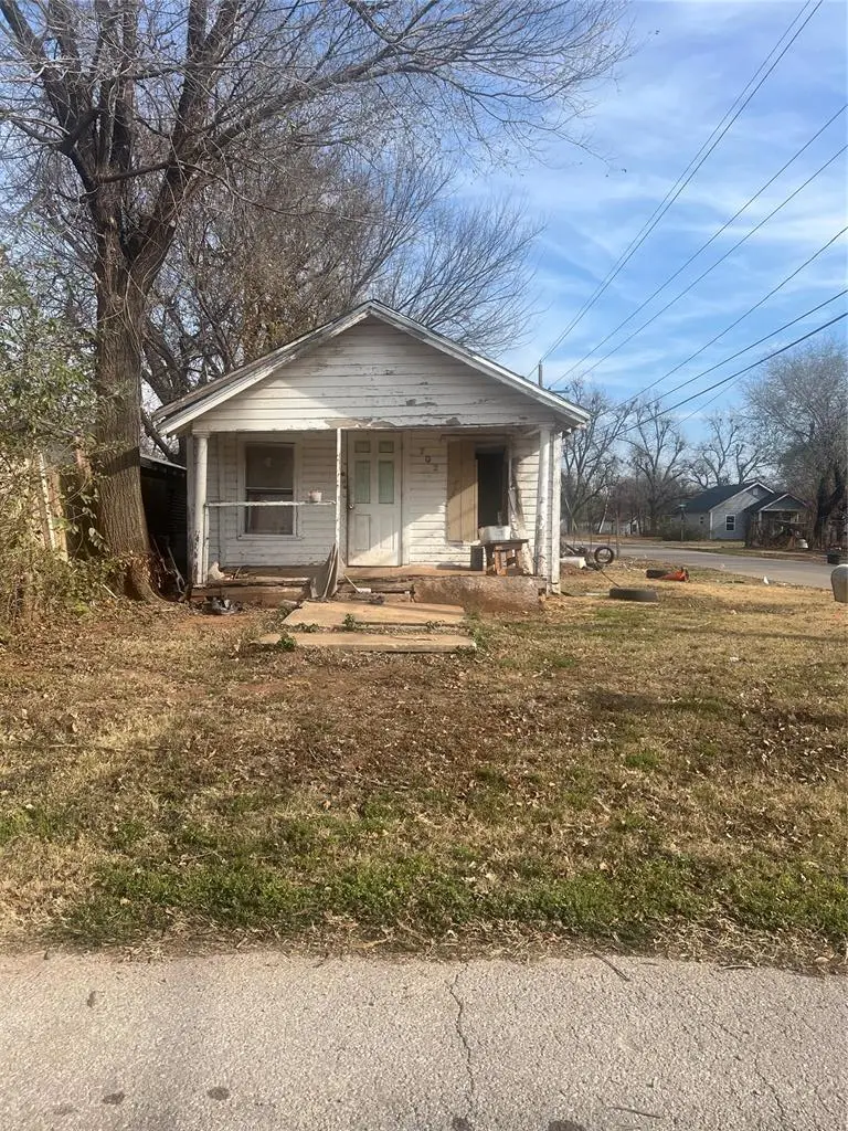 702 N 11th Street, Chickasha, OK 73018 - Image #1