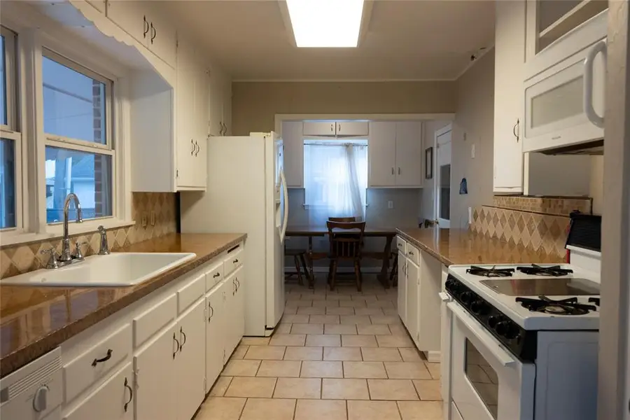 Address Withheld By Seller, Nichols Hills, OK 73116 - Image #3