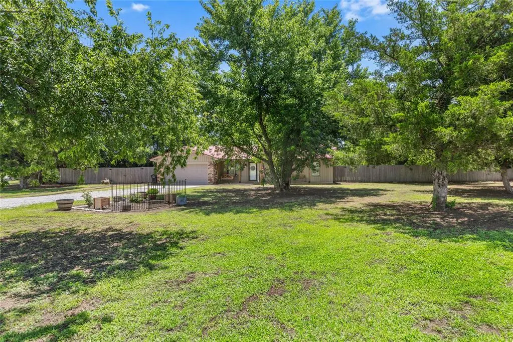 109 W 6th Street, Amber, OK 73004 - Image #1