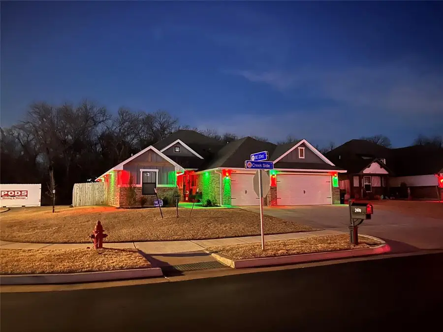 2400 Creek Side Circle, Moore, OK 73160 - Image #2
