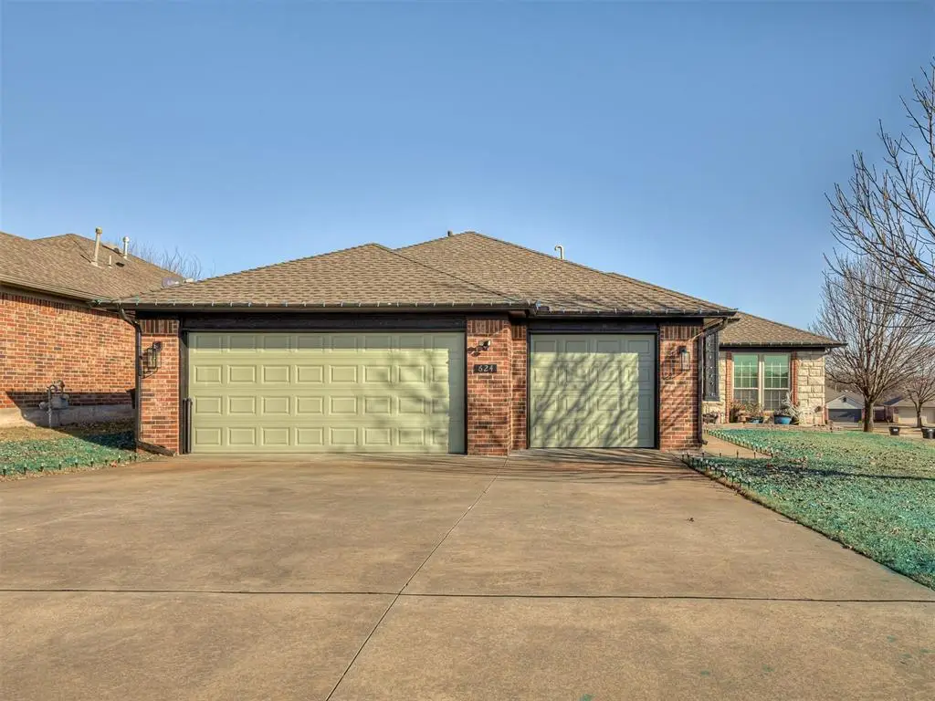 624 Applewood Street, Moore, OK 73160 - Image #1