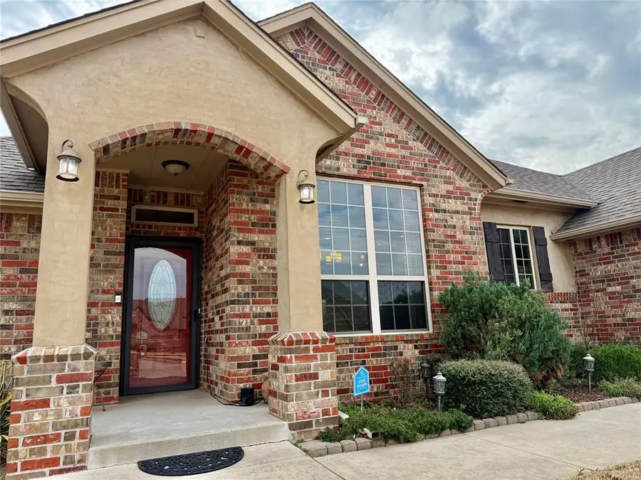 534 W Pine Rose Court Way, Mustang, OK 73064 - Image #2