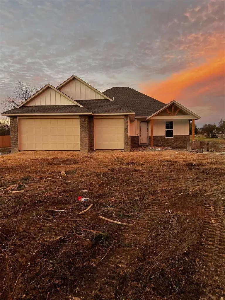 319 Cross Creek Circle, Ardmore, OK 73401 - Image #2