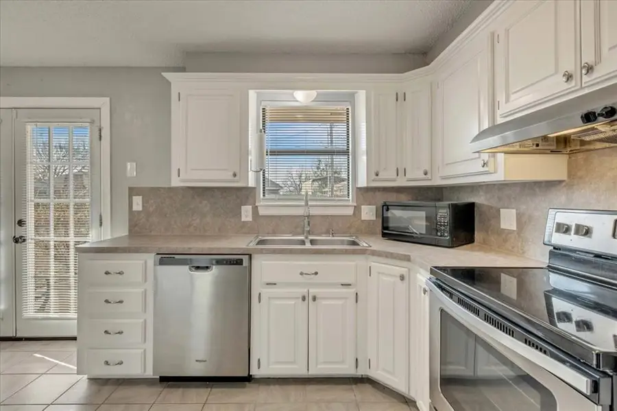 912 NW 15th Street, Moore, OK 73160 - Image #3