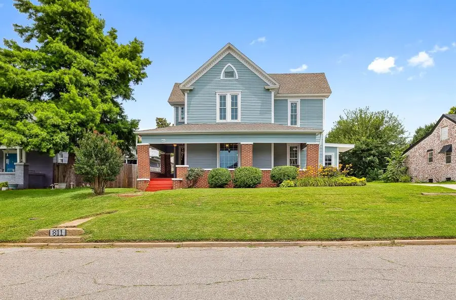 811 S Barker Avenue, El Reno, OK 73036 - Image #2