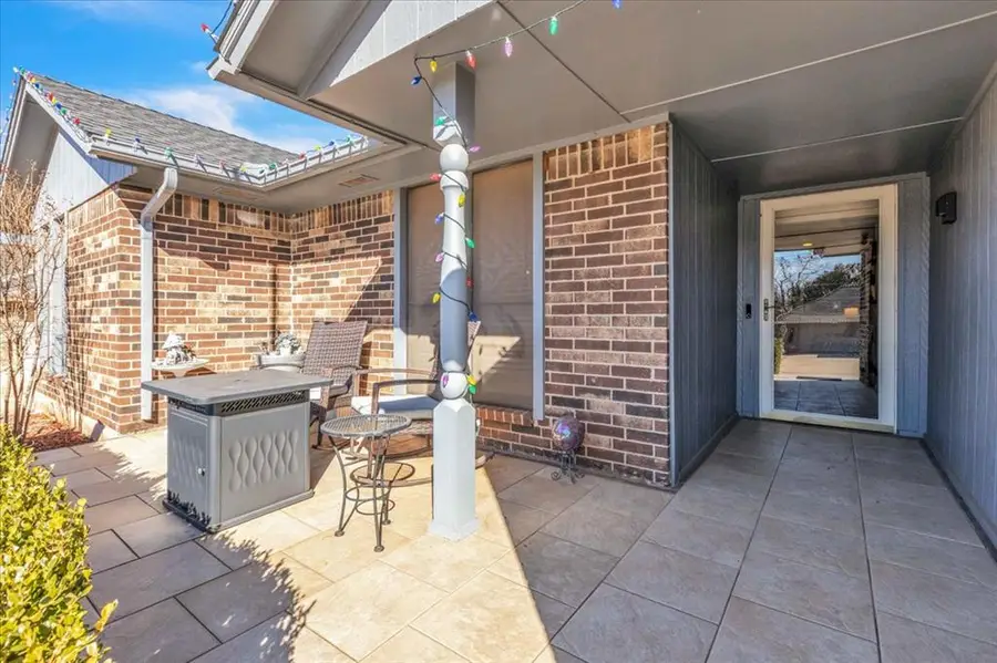 1923 E Lakeside Terrace, Mustang, OK 73064 - Image #2