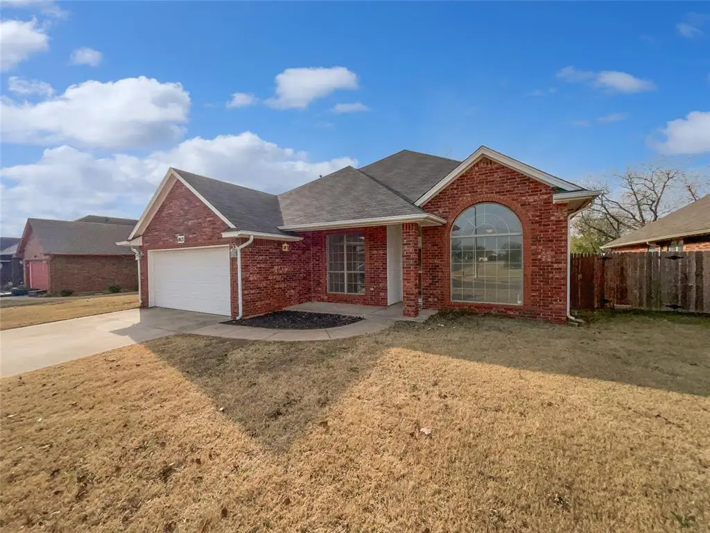 1013 Oak Creek Drive, Moore, OK 73160 - Image #1