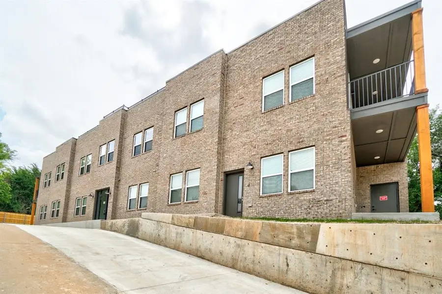 1138 N Blackwelder Avenue, Oklahoma City, OK 73106 - Image #2