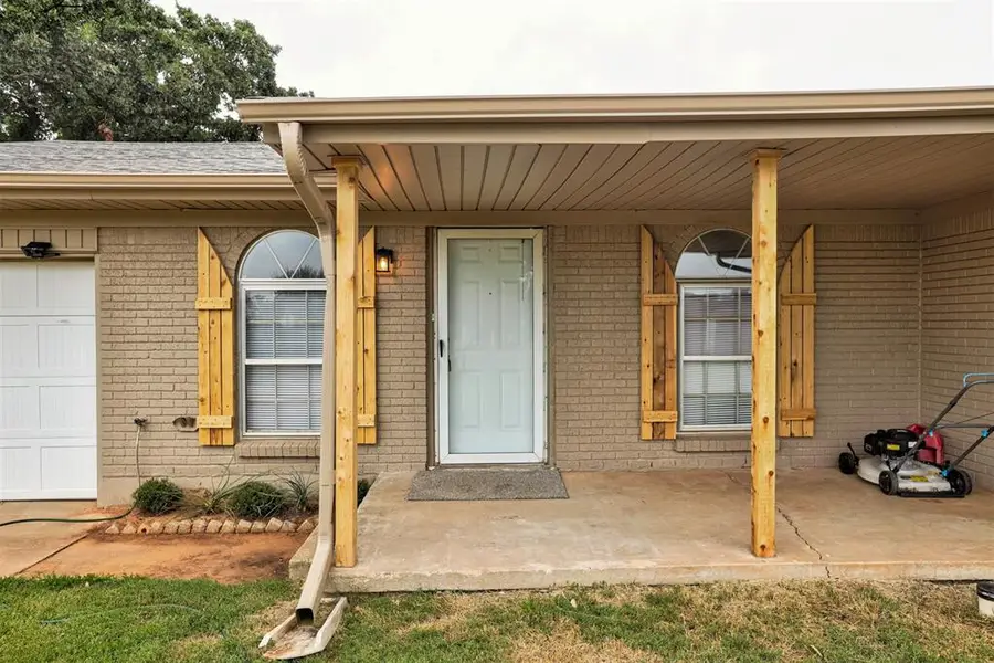 804 S Dogwood Street, Luther, OK 73054 - Image #2