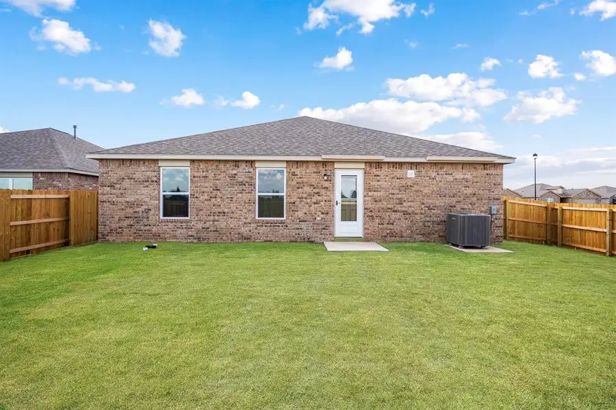 736 Luna Way, Tuttle, OK 73089 - Image #2