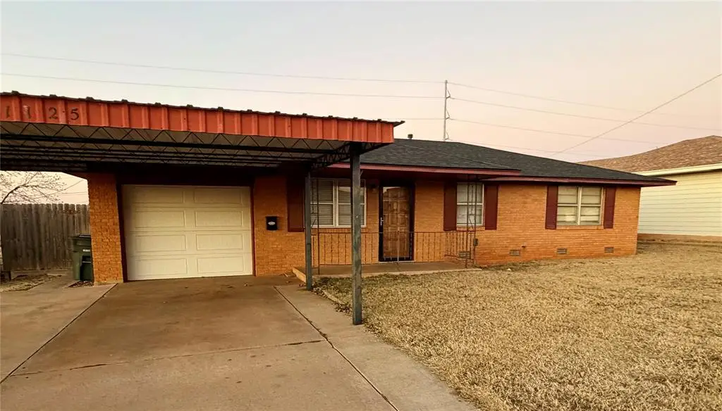 1125 Blackstone Avenue, Clinton, OK 73601 - Image #1