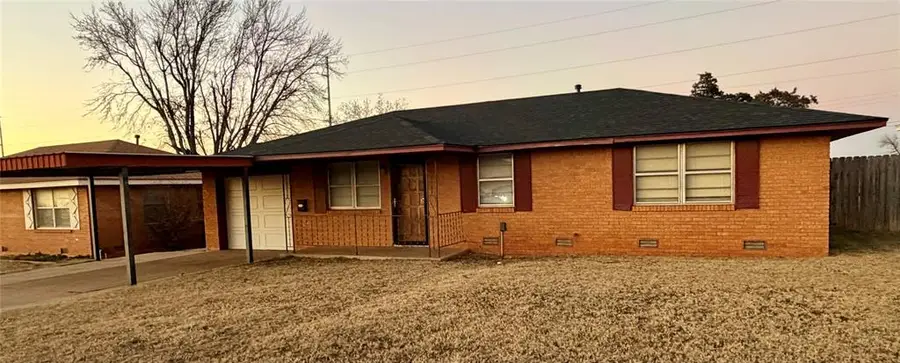 1125 Blackstone Avenue, Clinton, OK 73601 - Image #2