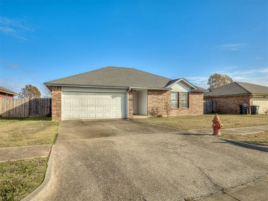 1924 Parkside Drive, Moore, OK 73160 - Image #2