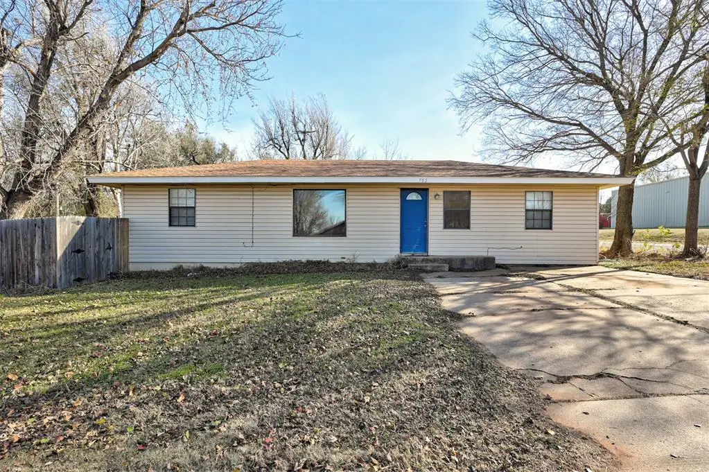 702 N 17th Street, Guthrie, OK 73044 - Image #1