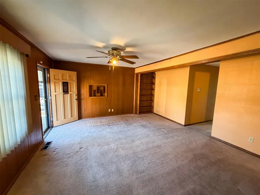 349 E Olive Avenue, Enid, OK 73701 - Image #2