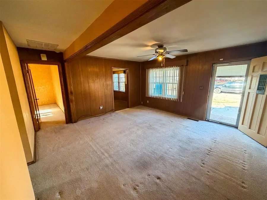 349 E Olive Avenue, Enid, OK 73701 - Image #3