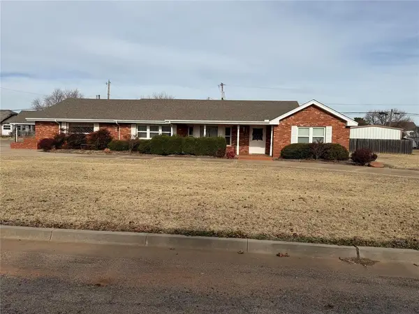 705 E Whitmer, Sentinel, OK 73664