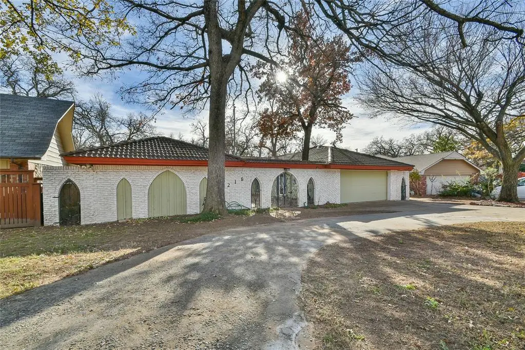 8216 Golden Oaks Road, Oklahoma City, OK 73127 - Image #1