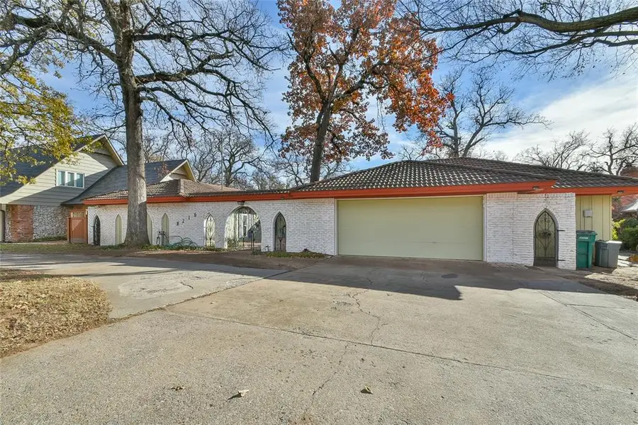 8216 Golden Oaks Road, Oklahoma City, OK 73127 - Image #2