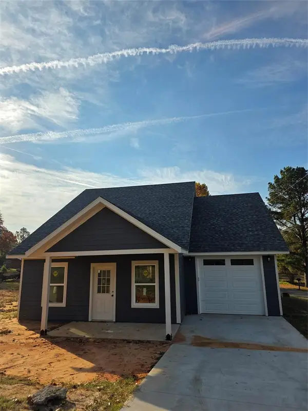 1879 Rockford Drive, Eufaula, OK 74432