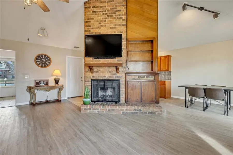 10021 Glascow Terrace, Yukon, OK 73099 - Image #2