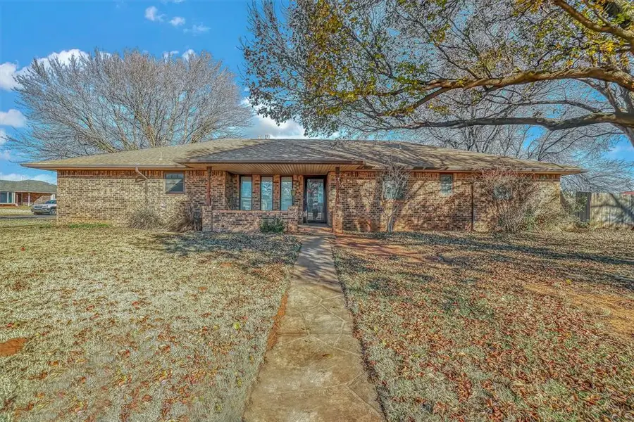 111 Shannon Drive, Elk City, OK 73644 - Image #2