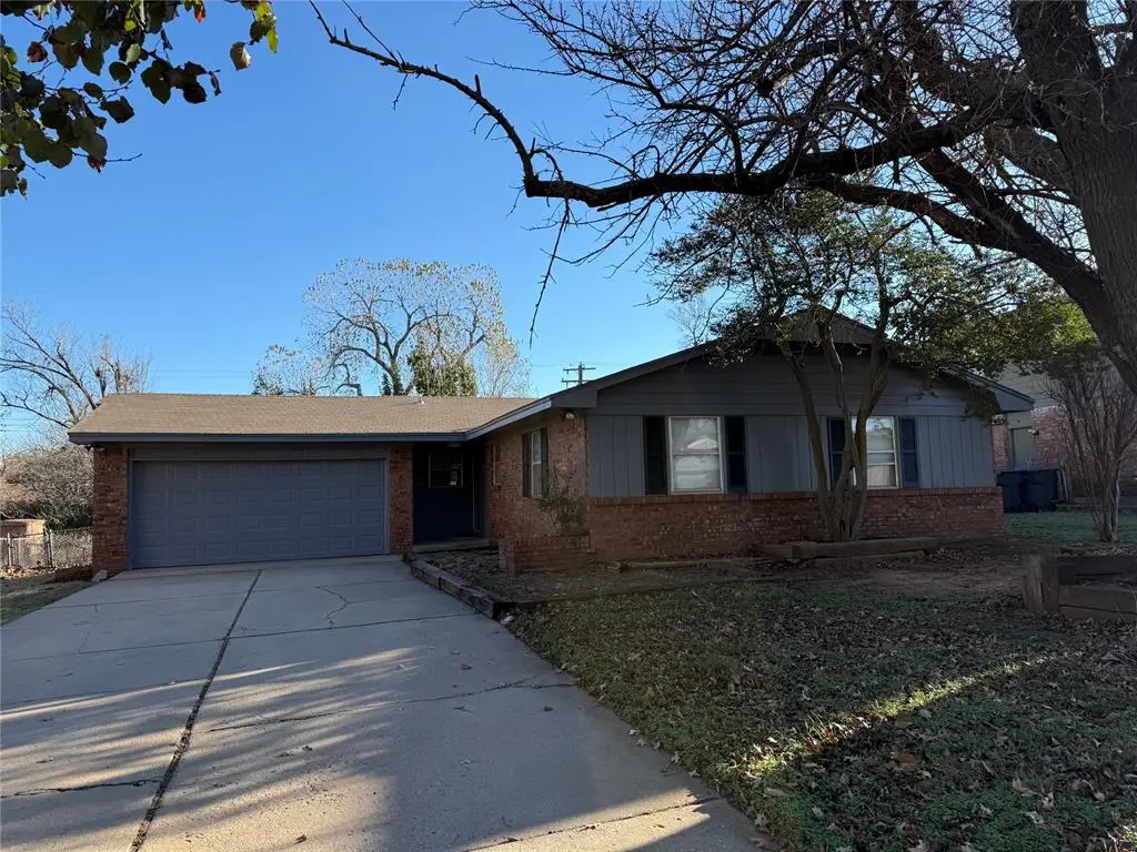 6520 N Grove Avenue, Warr Acres, OK 73132 - Image #1