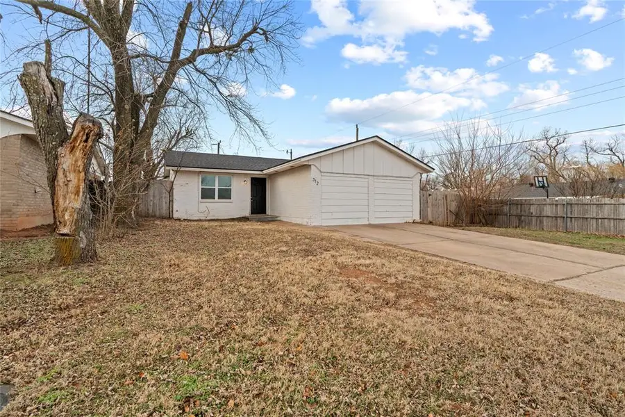 312 E Greenwood Lane, Mustang, OK 73064 - Image #2