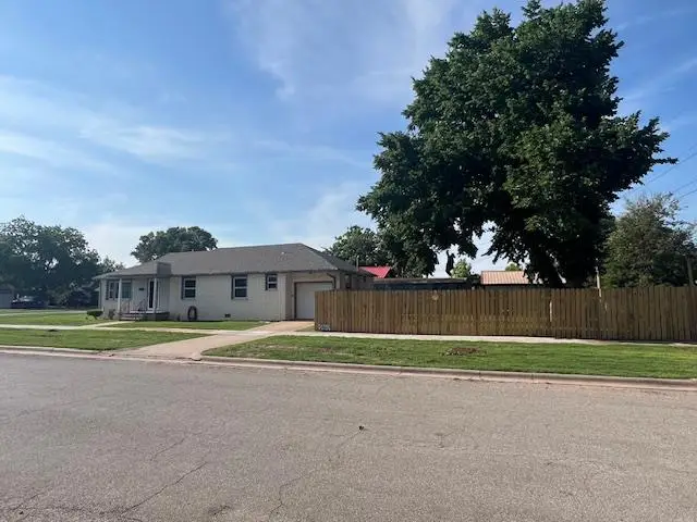 300 N Lowe, Hobart, OK 73651 - Image #2