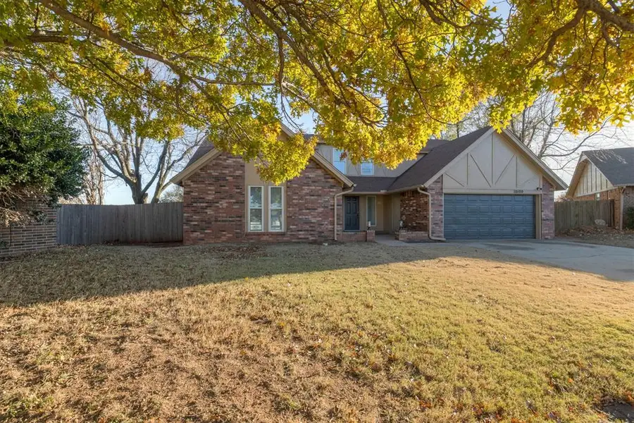 10100 Thompkins Circle, Oklahoma City, OK 73162 - Image #2