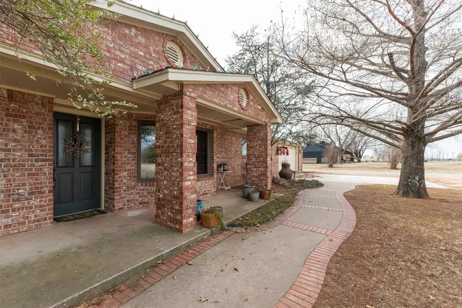 5232 E Tyler Drive, Tuttle, OK 73089 - Image #2