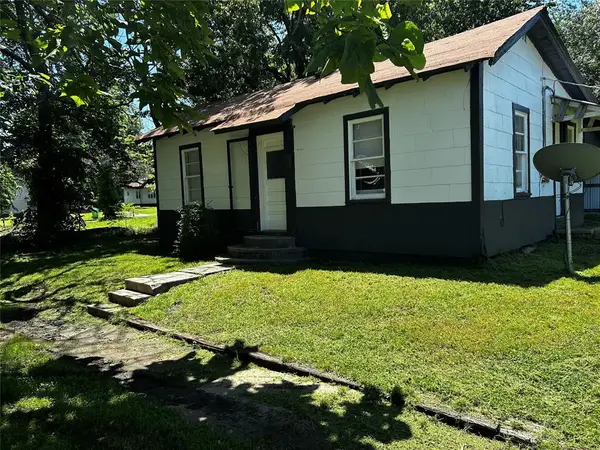 611 W Cherry Street, Okemah, OK 74859