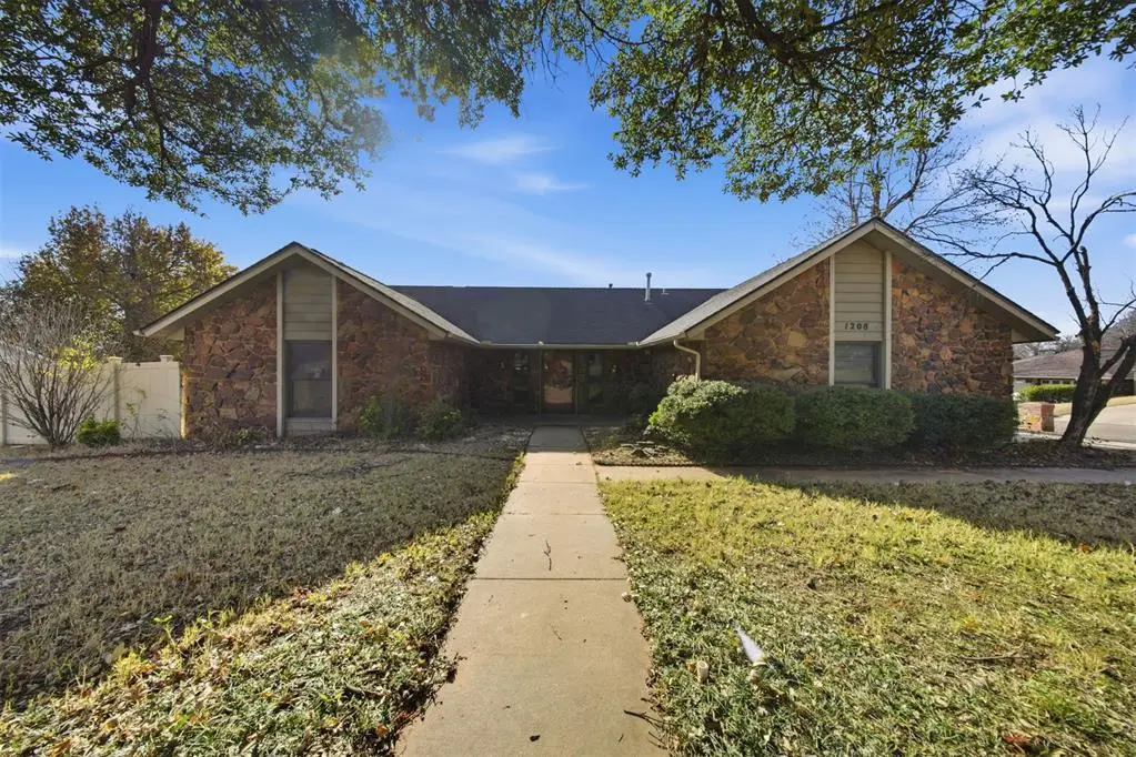 1208 Pine Ridge Circle, Edmond, OK 73034 - Image #1