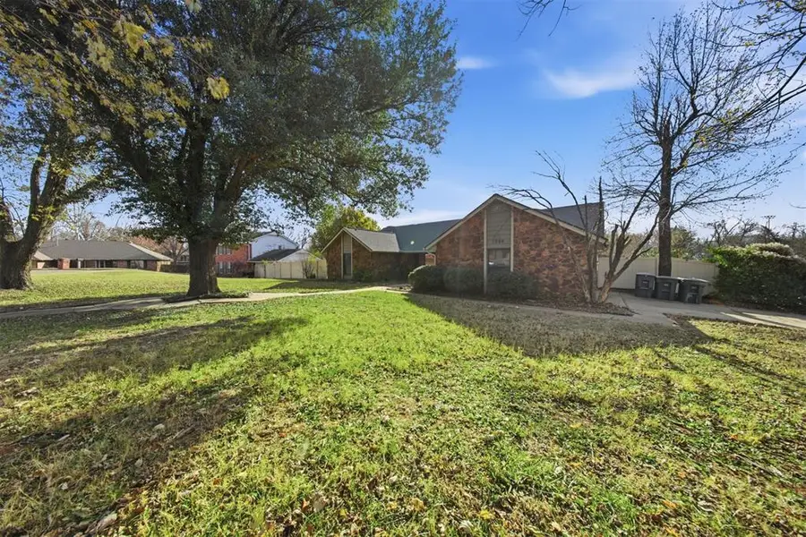 1208 Pine Ridge Circle, Edmond, OK 73034 - Image #2