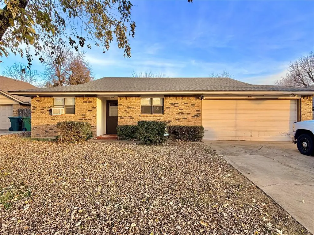 203 Redbud Street, Yukon, OK 73099 - Image #1