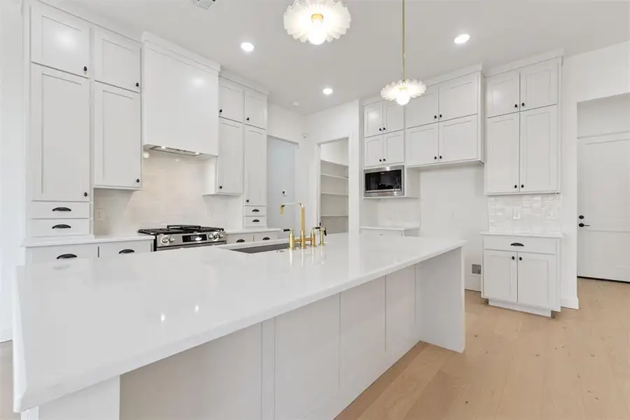 6017 Frankie Lynn Lane, Edmond, OK 73034 - Image #3