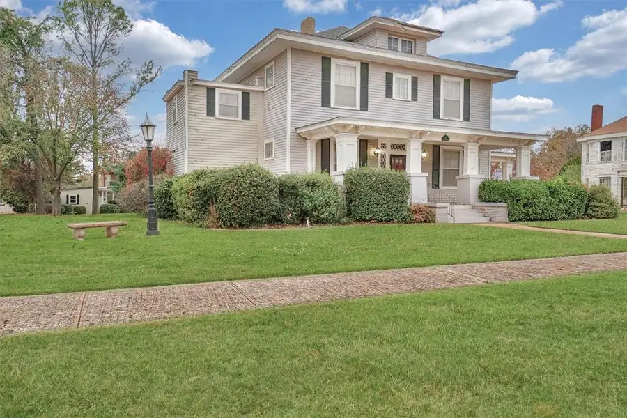 705 N Pennsylvania Avenue, Mangum, OK 73554 - Image #2