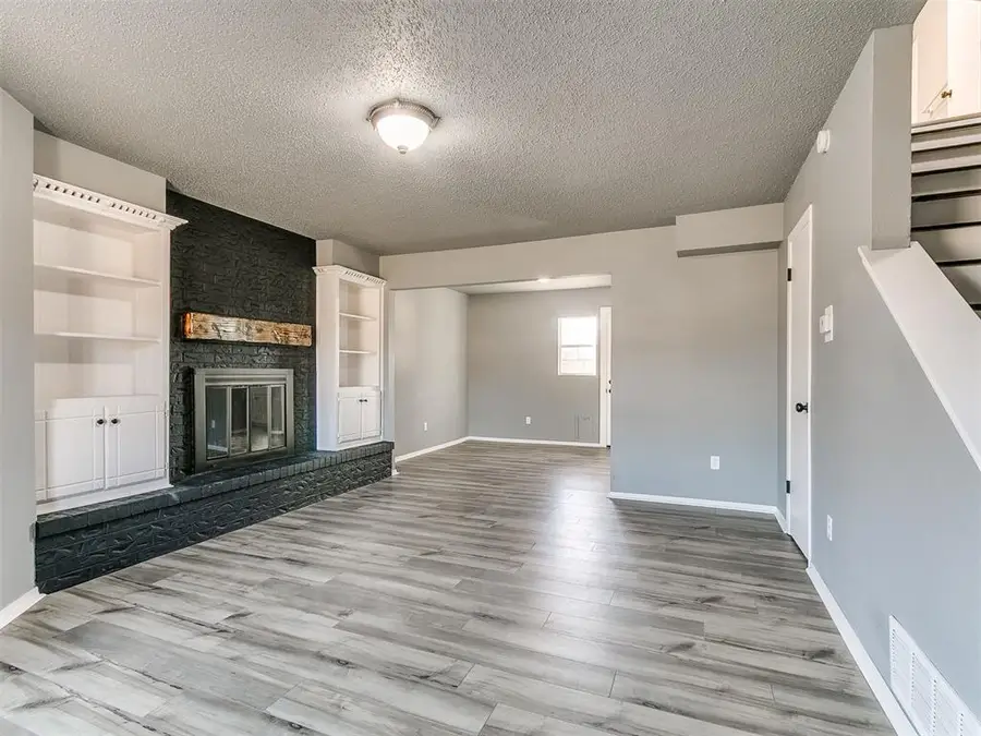 813 N Southminster Street, Moore, OK 73160 - Image #2