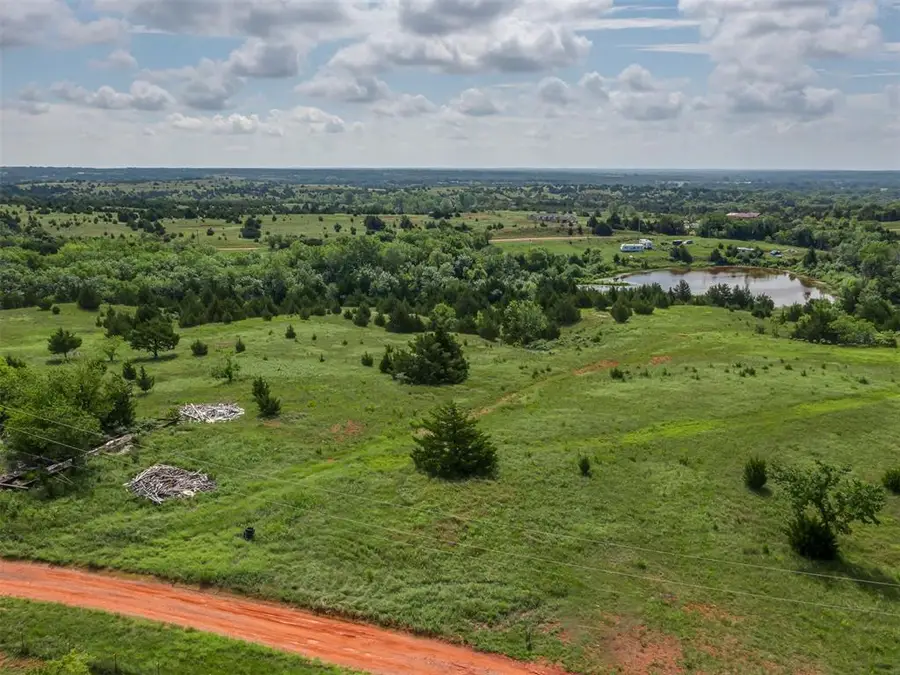 2506 Cherokee Lane, East Logan, OK 73044 - Image #2