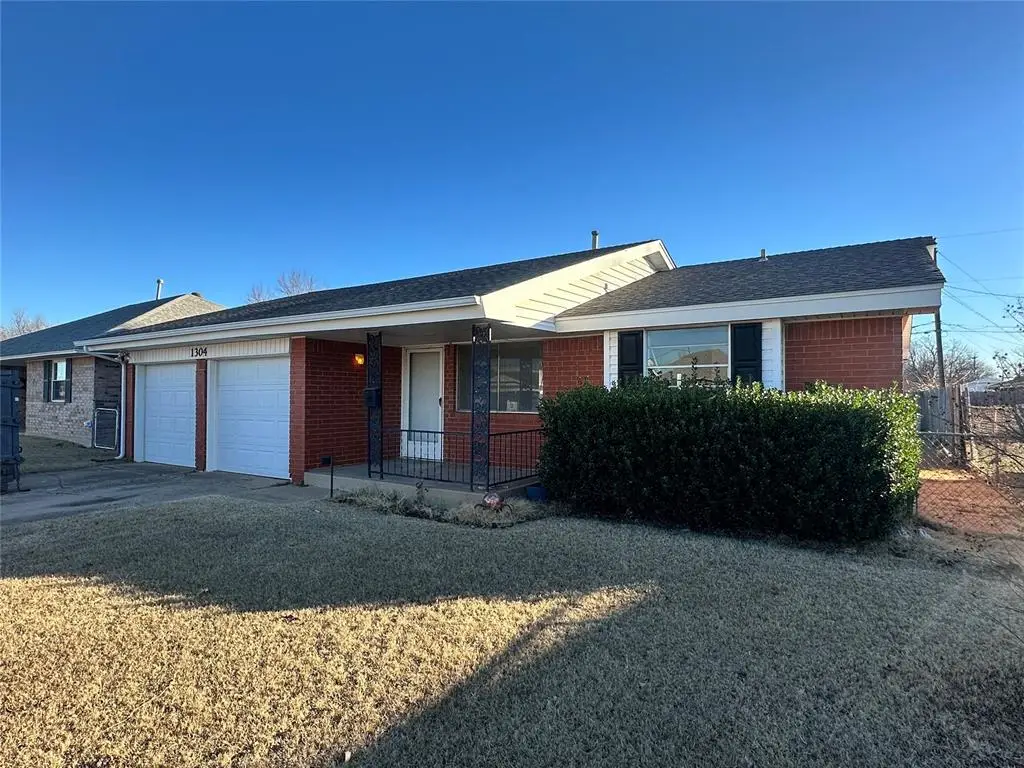 1304 Kings Court Circle, Moore, OK 73160 - Image #1